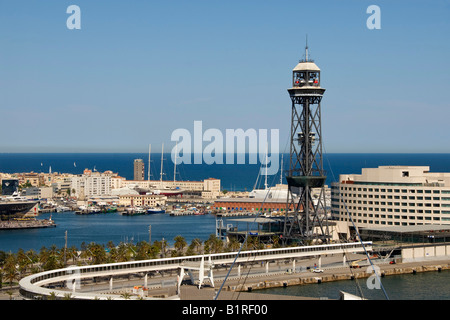 Blick auf Port Vell Hafen mit dem Torre de Jaume I und der Seilbahn Transbordador Aeri, Barcelona, Spanien Europa Stockfoto