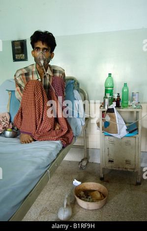 Kishan Chowdhary, 38, TB-Patienten, lebensbedrohliche Erkrankung, Howrah, Hooghly, Westbengalen, Indien Stockfoto