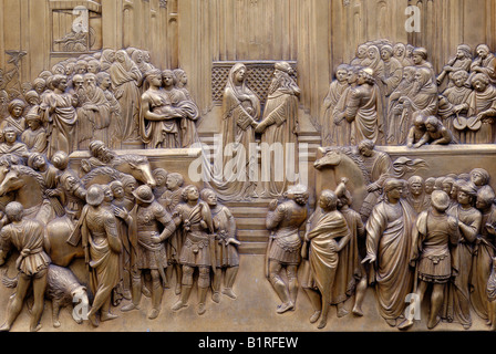 Bronzetür Florenz Paptistery oder Battistero di San Giovanni oder Baptisterium des Johanniterordens, frühe Meisterwerk der Renaissance durch Stockfoto