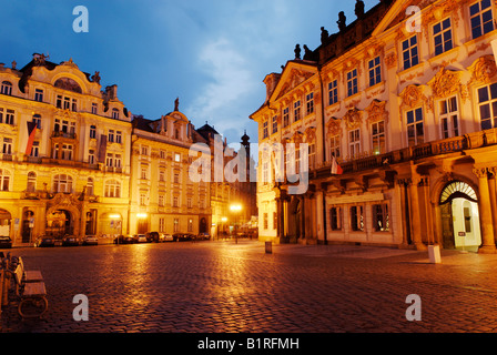 Altstädter Ring mit Kinsky-Palast, UNESCO-Weltkulturerbe, Prag, Tschechische Republik, Tschechien, Europa Stockfoto