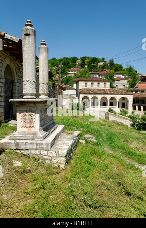 Osmanische Han neben der Könige-Moschee in Berat, UNESCO World Heritage Site, Albanien, Europa Stockfoto