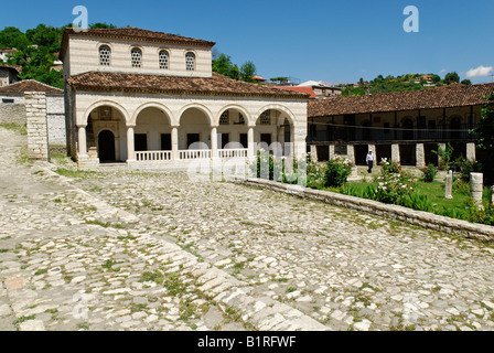 Osmanische Han neben der Könige-Moschee in Berat, UNESCO World Heritage Site, Albanien, Europa Stockfoto