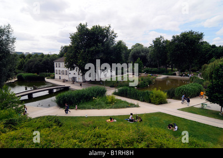 Der Parc de Bercy, einen Garten angelegt, in den 90er Jahren im Überblick. Foto aufgenommen in Paris, Frankreich Stockfoto