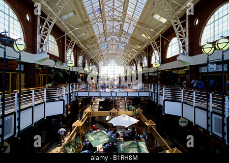 Hall von der Victoria Wharf Shopping Mall, V & A Waterfront, Cape Town, Kapprovinz, Südafrika Stockfoto