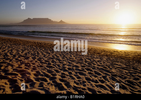 Blouberg Beach auf den Tafelberg, Sonnenuntergang, Kapstadt, Kap-Provinz, Südafrika Stockfoto