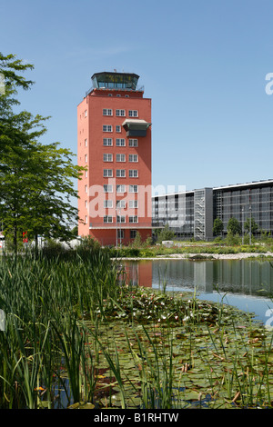 Ehemaliger Turm des alten Flughafen, neue Messe München, Riem, München, Bayern, Deutschland, Europa Stockfoto