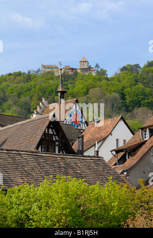 Dächer des historischen Teils der Stadt vor dem Schloss Burg Hohenklingen, Stein bin Rhein, Kanton Schaffhausen, Schweiz, E Stockfoto