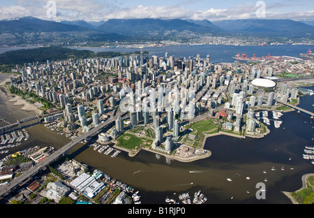 Norden False Creek und West End, Granville St, Vancouver, Britisch-Kolumbien, Kanada, Nordamerika Stockfoto