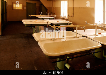 Herren WC in einer Fabrik von 1958, Industriemuseum, Lauf ein der Pegnitz, Middle Franconia, Bayern, Deutschland, Europa Stockfoto