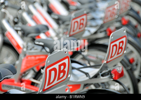 Deutsche Bahn, deutsche National Railway Company, Fahrradverleih am Opernplatz-Platz, Frankfurt am Main, Hessen, Deutschland, Europa Stockfoto
