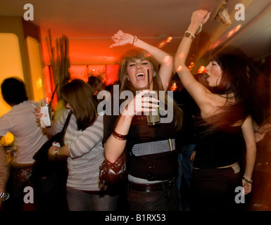 Menschen feiern in der China Lounge in der Reeperbahn Rotlicht - Viertel, Nobistor, Sankt Pauli, Hamburg, Deutschland Stockfoto