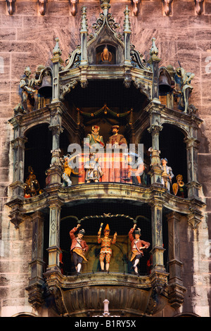 Glockenspiel in der New Town Hall, München, Bayern, Deutschland, Europa Stockfoto