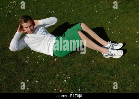 33 Jahre alten Mann Sit Stockfoto