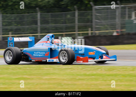 Formel Palmer Audi Motorsport Auto verlassen der Boxengasse am Oulton Park Circuit Cheshire England Vereinigtes Königreich UK Stockfoto