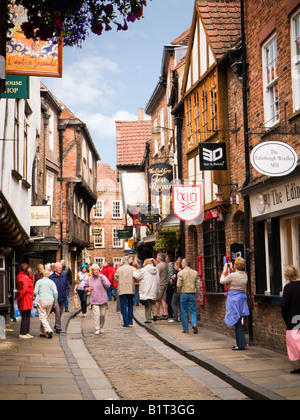 Die Shambles, York, UK - antiken mittelalterlichen gepflasterten Straße und Geschäfte in der Innenstadt Stockfoto