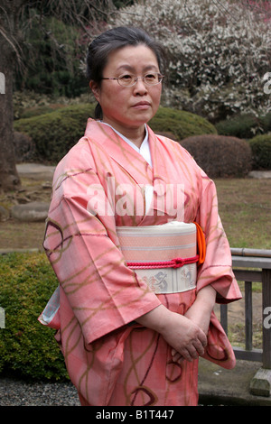 Eine Japanerin im traditionellen Kimono Kleid Tokio Stockfoto