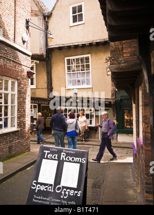 Die Shambles alten mittelalterlichen Straße in der Stadt von York, England, UK Stockfoto