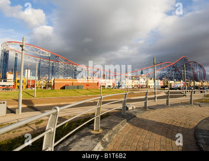 Der Big Dipper und Pleasure Beach Blackpool South Pier, Lancashire, UK Stockfoto