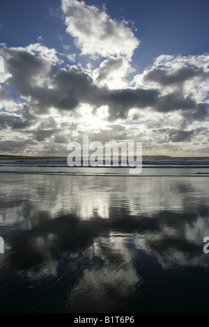 Bereich von Dunnet Bay, Schottland. Späte Nachmittagssonne bei Dunnet Bay Strand an der nördlichen Küste von Schottland. Stockfoto