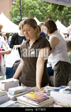 Sharon Woodhouse Eigentümer des Sees Claremont Presse, Drucker Zeile buchen fair Chicago illinois Stockfoto