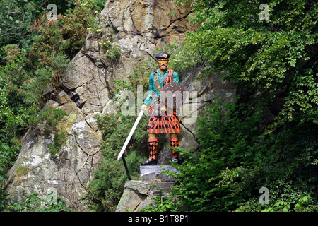 Statue des schottischen Charakter Rob Roy McGregor über die Culter brennen bei Peterculter, Aberdeenshire, Schottland, UK Stockfoto