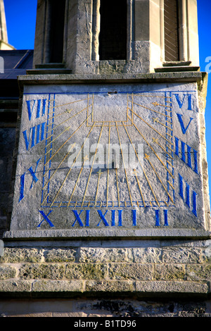 Sonnenuhr auf South Elevation Chichester Cathedral Chichester City West Sussex England Großbritannien UK Stockfoto