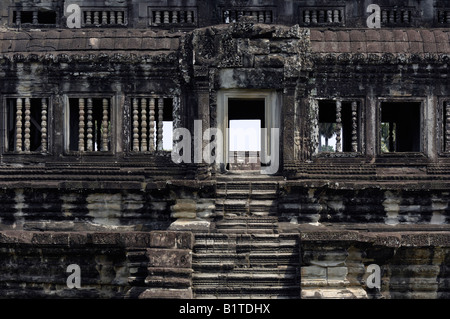 Treppe zu einer Kern-Galerie in Angkor Wat, Kambodscha Stockfoto