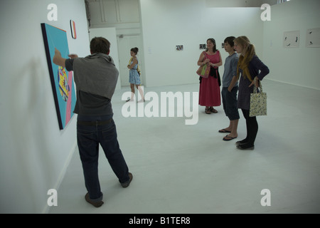 Menschen arbeiten in der Galerie der Kunst, Kunst zu studieren Stockfoto