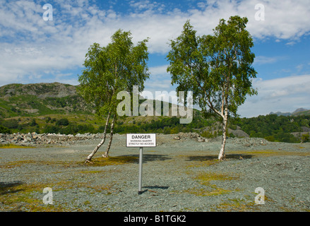 Warnzeichen bei Hodge schließen Schiefer-Steinbruch, Tilberthwaite, in der Nähe von Coniston, Nationalpark Lake District, Cumbria, England UK Stockfoto