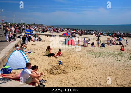 Blick auf den Strand Littlehampton Promenade West Sussex England Großbritannien UK Stockfoto