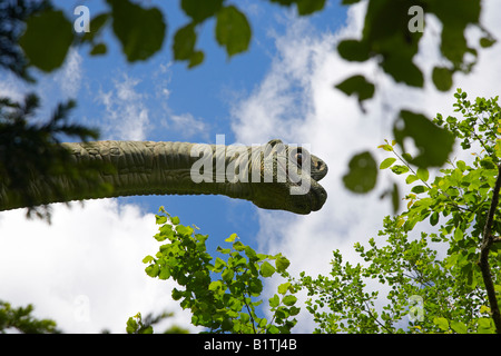 Dinosaurier-Ausstellung an der Dan yr Ogof Schauhöhlen und Dinosaurierpark, Brecon Beacons, Wales, UK Stockfoto