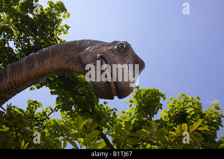 Dinosaurier-Ausstellung an der Dan yr Ogof Schauhöhlen und Dinosaurierpark, Brecon Beacons, Wales, UK Stockfoto