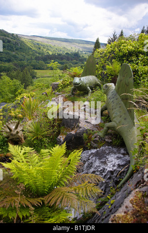 Dinosaurier-Ausstellung an der Dan yr Ogof Schauhöhlen und Dinosaurierpark, Brecon Beacons, Wales, UK Stockfoto