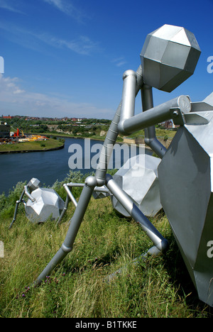 Skulpturen aus Stahl-Männer an den Flussufern des Verschleißes in Sunderland, England, UK Stockfoto