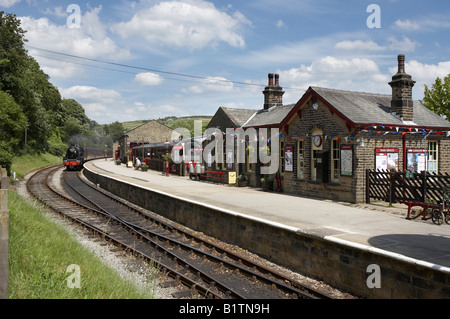 OXENHOPE BAHNHOF KEIGHLEY UND WERT TAL STEAM RAILWAY SOMMER YORKSHIRE ENGLAND VEREINIGTES KÖNIGREICH UK Stockfoto