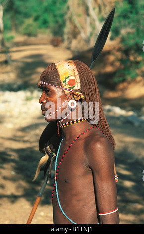 Profil von Samburu Moran Krieger mit traditionellen Perlen lange Haare und Elfenbein Ohrstöpsel nördlichen Kenia in Ostafrika Stockfoto