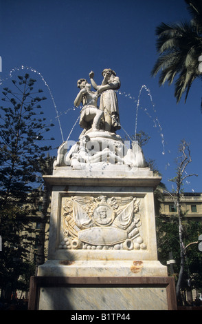 Denkmal für die amerikanische Freiheit / Monumento a la Libertad Americana des italienischen Bildhauers Francesco Orselino, Plaza de Armas, Santiago, Chile Stockfoto