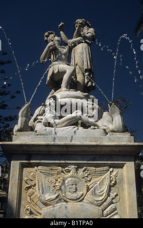 Denkmal für die amerikanische Freiheit / Monumento a la Libertad Americana des italienischen Bildhauers Francesco Orselino, Plaza de Armas, Santiago, Chile Stockfoto