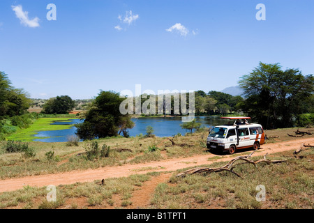 Safaribus auf dem Weg in die Taita Hills Game Reserve Küste Kenia Stockfoto