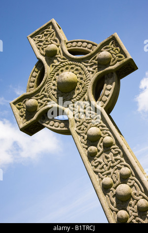 Schottischen Celtic cross gegen blauen Himmel Stockfoto