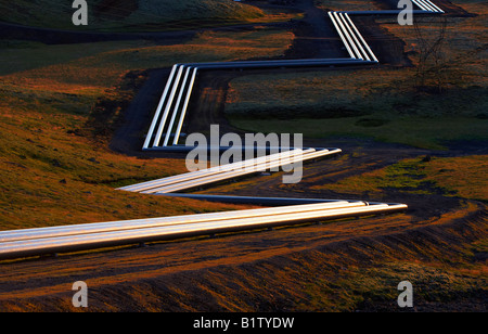 Geothermische Rohre an Hellisheidi geothermischen Kraftwerk, Island Stockfoto