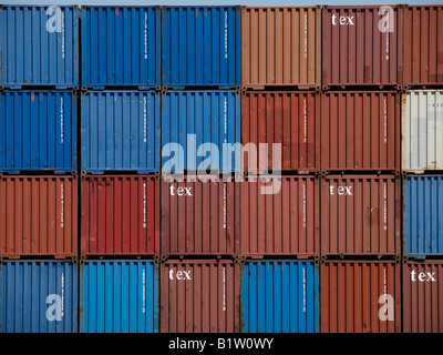 Versand von Seecontainern tex Muster Blau und rot Hafen Antwerpen Flandern Belgien Stockfoto