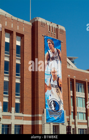 Externe Banner von Dirk Nowitzki an American Airline Center in Dallas Texas USA Stockfoto