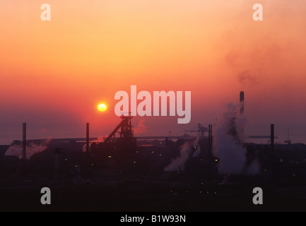 Tata Corus Margam Stahlwerk Port Talbot Hochöfen bei Sonnenuntergang Schwerindustrie South Wales UK Stockfoto