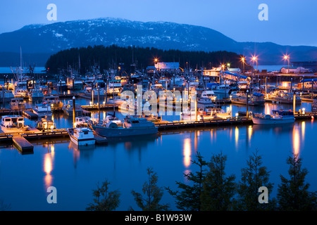 Bootshafen in der Nacht während eines Regen Strom Cordova, Alaska Stockfoto