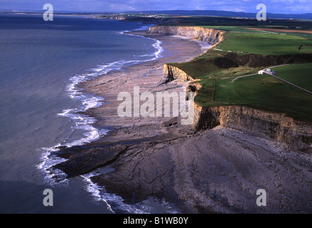 Luftaufnahme von Nash Punkt Blick nach Norden in Richtung Southerndown Vale von Glamorgan Heritage Coast South Wales UK Stockfoto