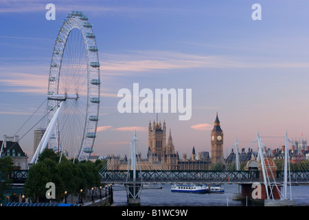 UK London British Airways London Eye und Big Ben betrachtet über die Themse Stockfoto