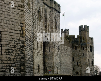 Caernarfon (Carnarvon) Burg, Festung von Edward i. erbaut begonnen im Jahr 1283, Gwynedd, Wales Stockfoto