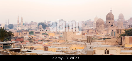 Kairo, Ägypten, Nordafrika. Stadt der Toten, islamische Kairo, Sonnenuntergang Stockfoto