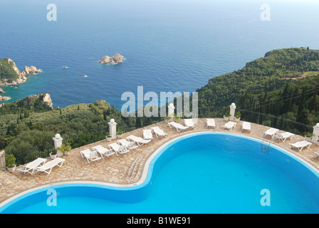 Luftbild auf Paleokastritsa (Palaiokastritsa) Buchten, griechische Insel Korfu (Ionisches Meer) Stockfoto